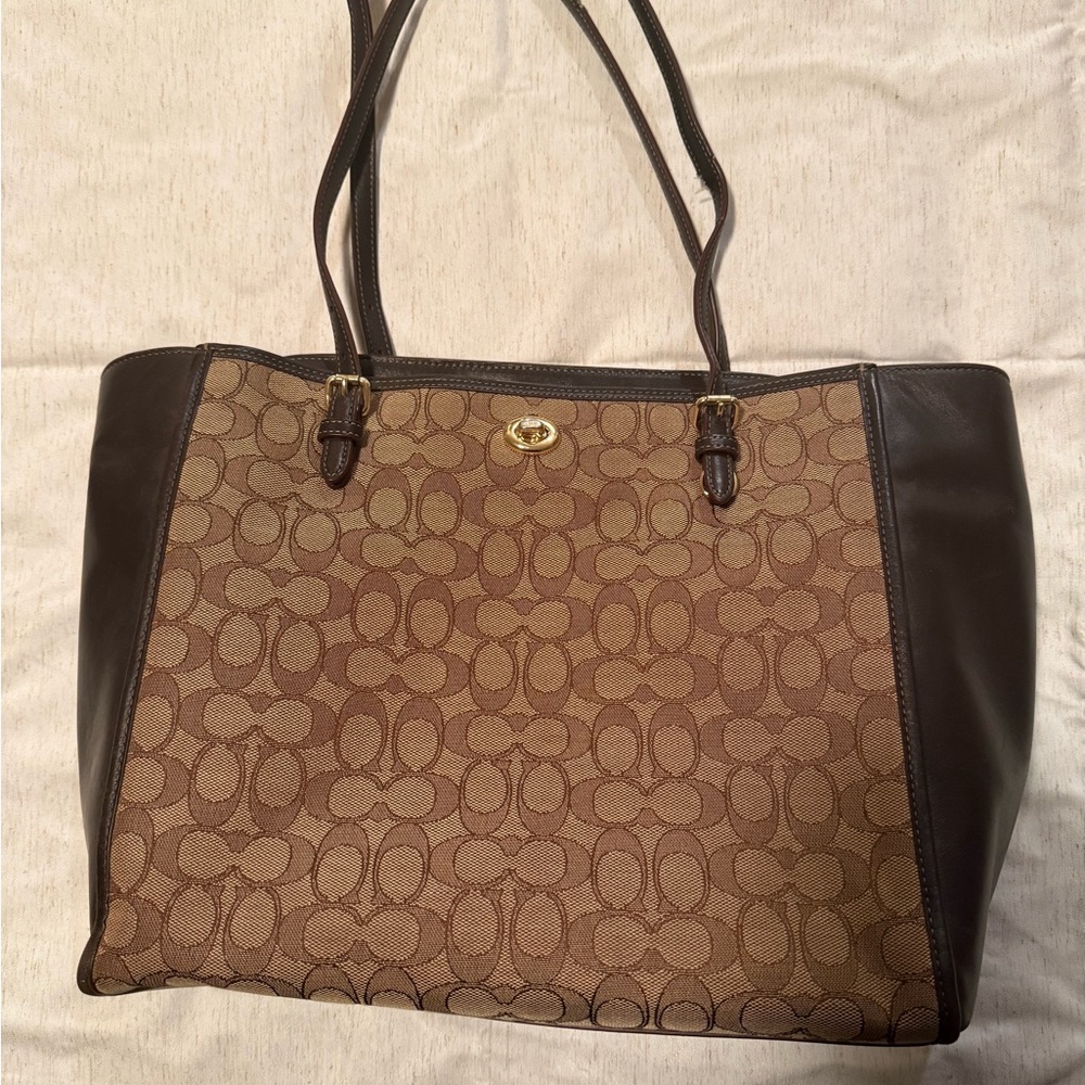 Couch Zipper Tote